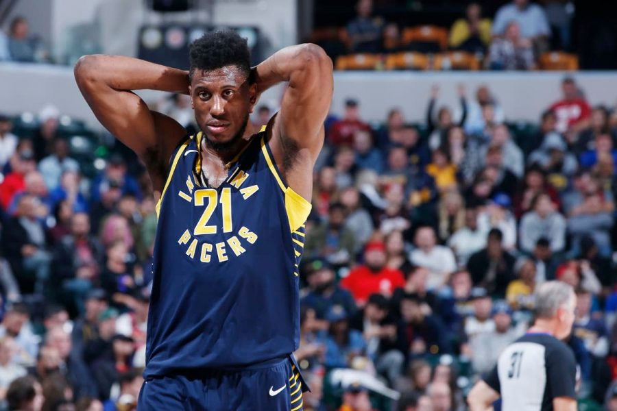 Pacers Thaddeus Young rips jersey