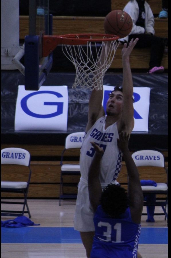 Graves County Eagles defeat Fulton City at home