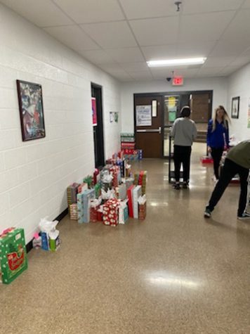 Winter Wishes program delivers 250 gifts to GC students