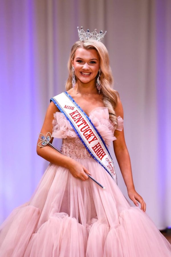 Jordan Coles crowned Miss Kentucky High School America