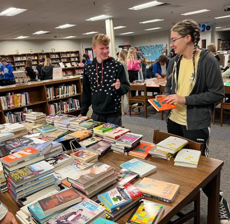 GCHS Library hosts Lets Read Week
